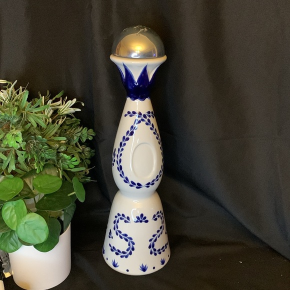 Clase Azul | Dining | Empty Clase Azul Blue And White Hand Painted And ...